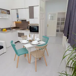 boutique-residence-jokai.inbudapesthotels.com/